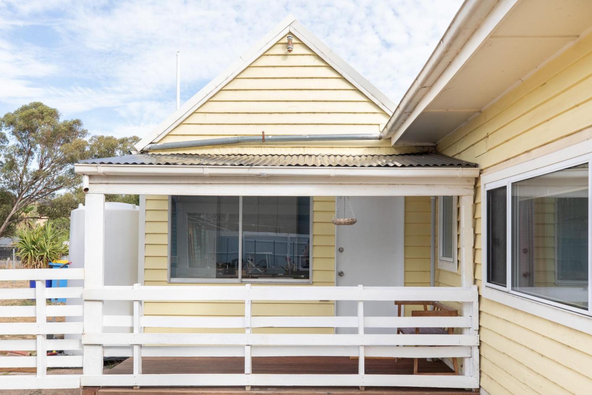 Cosy And Historical One Bedroom Apartment, 5Kms From Castlemaine, 2 Kms From The Calder Barkers Creek Exterior photo